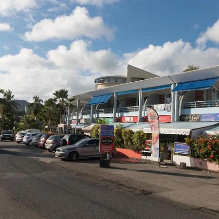 Un Pied-A-Terre Face A La Marina Apartment Le Marin Bagian luar foto
