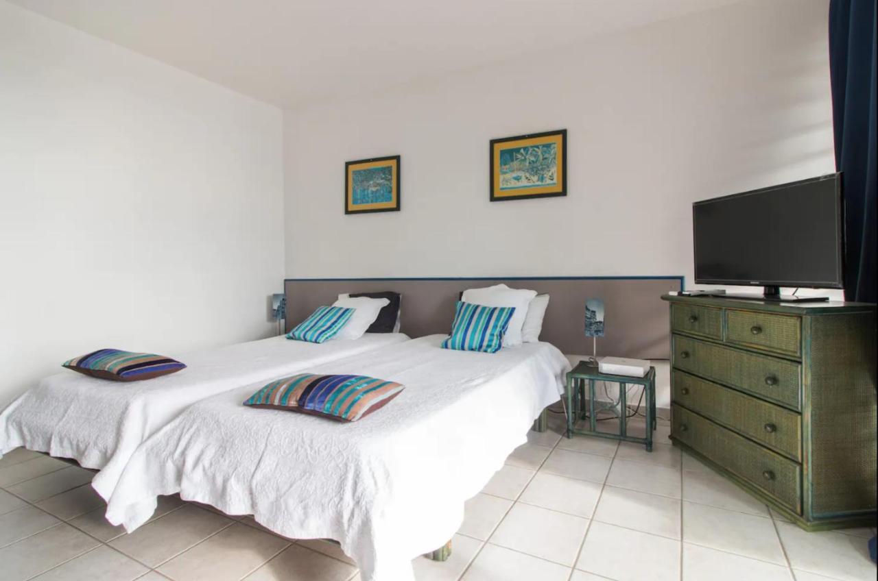 Un Pied-A-Terre Face A La Marina Apartment Le Marin Bagian luar foto