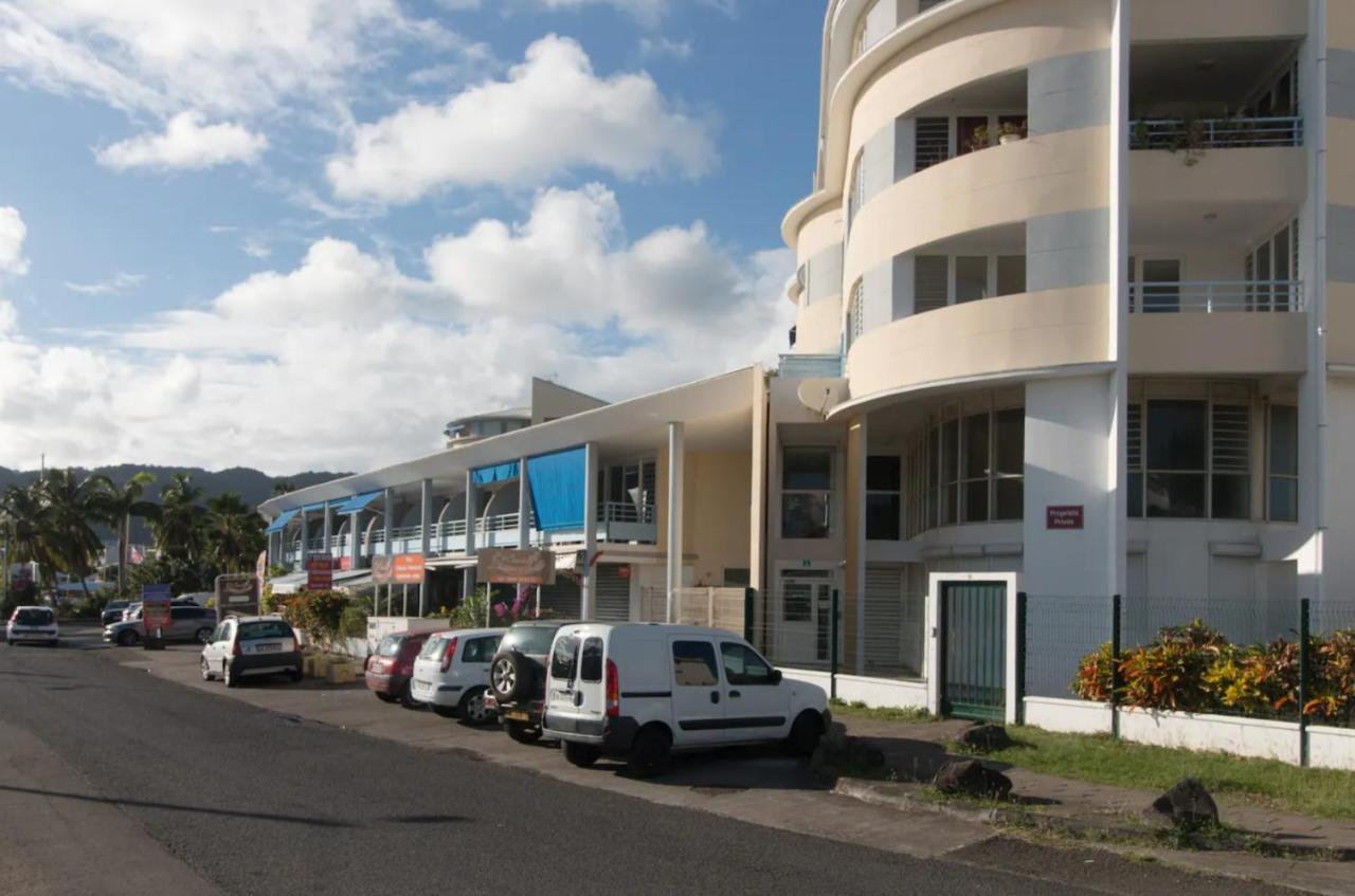 Un Pied-A-Terre Face A La Marina Apartment Le Marin Bagian luar foto