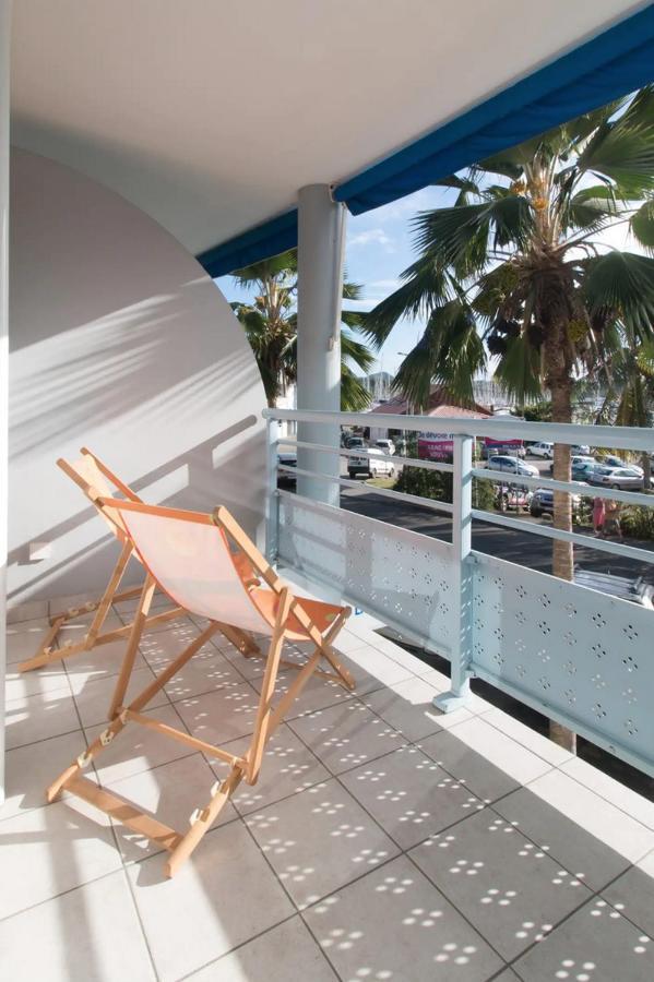 Un Pied-A-Terre Face A La Marina Apartment Le Marin Bagian luar foto